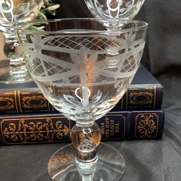 Set of 4 Beautiful vintage Cut lattice and fan on glass water goblet by McBride - Picture 2 of 9